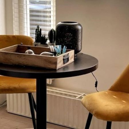 Gezellige Knusse Studio Met Bubbelbad Huizen Exterior photo