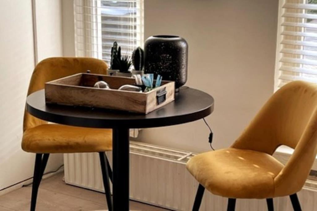 Gezellige Knusse Studio Met Bubbelbad Huizen Exterior photo